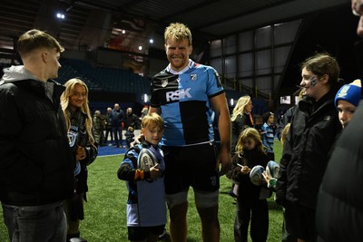 231026 - Cardiff Rugby v Hollywoodbets Sharks - United Rugby Championship - Josh McNally of Cardiff Rugby with fans
