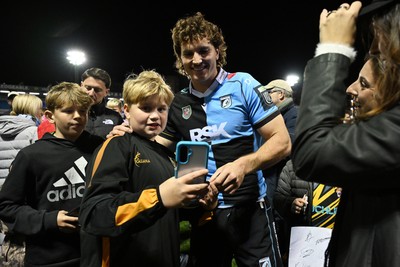 231026 - Cardiff Rugby v Hollywoodbets Sharks - United Rugby Championship - Le Roux Malan of Cardiff Rugby with fans