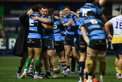 270226 - Cardiff Rugby v Leinster - United Rugby Championship - Cardiff players celebrate the win at full time