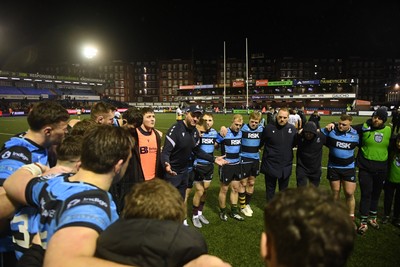 270226 - Cardiff Rugby v Leinster - United Rugby Championship - Cardiff huddle at full time