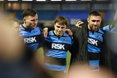270226 - Cardiff Rugby v Leinster - United Rugby Championship - Cardiff huddle at full time