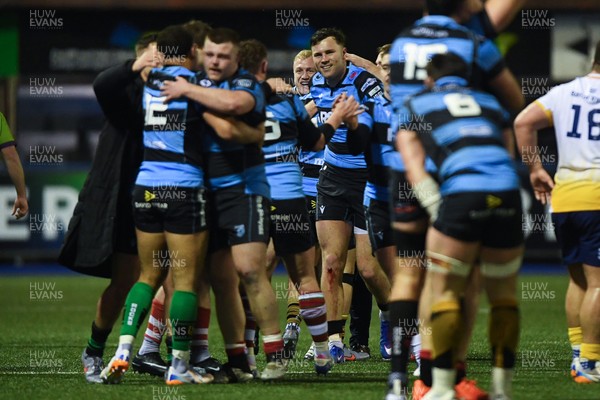 270226 - Cardiff Rugby v Leinster - United Rugby Championship - Cardiff players celebrate the win at full time