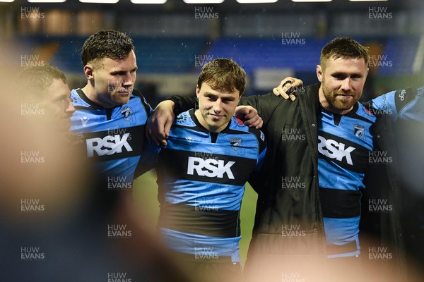 270226 - Cardiff Rugby v Leinster - United Rugby Championship - Cardiff huddle at full time
