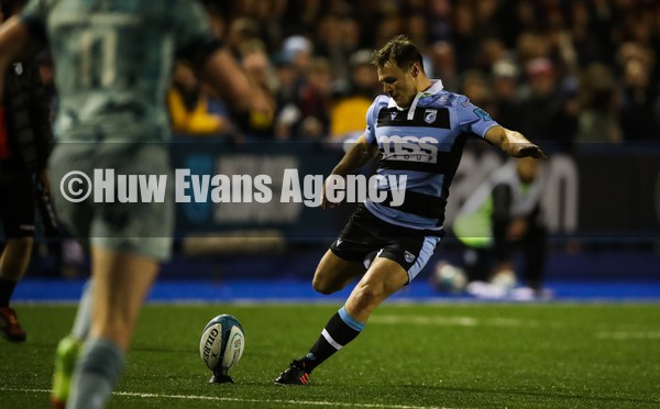 290122 - Cardiff Rugby v Leinster Rugby, United Rugby Championship - Jarrod Evans of Cardiff Rugby kicks conversion