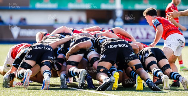170922 - Cardiff Rugby v Munster - United Rugby Championship - Scrum
