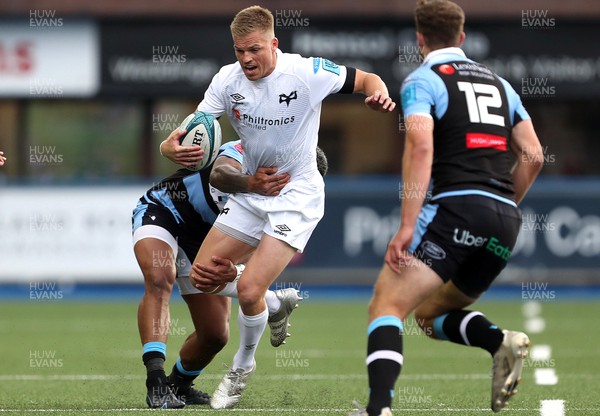 230422 - Cardiff Rugby v Ospreys - United Rugby Championship - Ospreys Gareth Anscombe on the attack