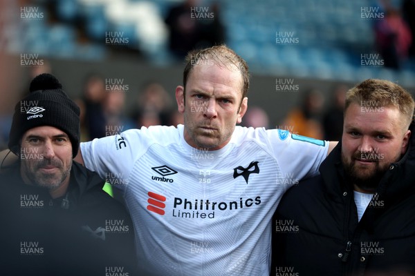 230422 - Cardiff Rugby v Ospreys - United Rugby Championship - Alun Wyn Jones of Ospreys  at the final whistle 