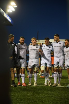 240426 - Cardiff Rugby v Ospreys - United Rugby Championship - Jac Morgan of Ospreys leads his sides huddle at full time