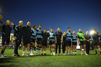 240426 - Cardiff Rugby v Ospreys - United Rugby Championship - Cardiff team huddle at full time