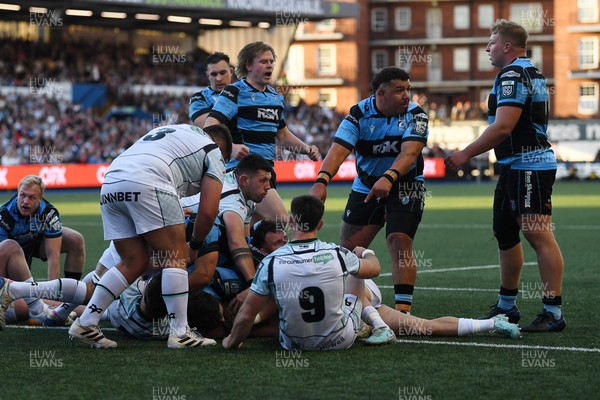 240426 - Cardiff Rugby v Ospreys - United Rugby Championship - Rory Thornton of Cardiff Rugby scores the first try of the game