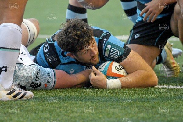 240426 - Cardiff Rugby v Ospreys - United Rugby Championship - Rory Thornton of Cardiff Rugby scores the first try of the game