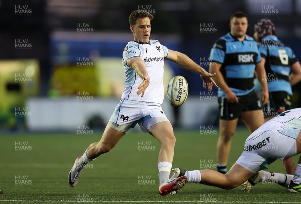 240426 - Cardiff Rugby v Ospreys - United Rugby Championship - Kieran Hardy of Ospreys