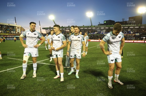 240426 - Cardiff Rugby v Ospreys - United Rugby Championship - Dejected Ospreys at full time