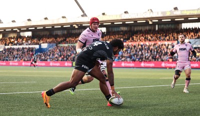 100126 - Cardiff Rugby v Racing 92, EPCR Challenge Cup -Selestino Ravutaumada of Racing 92 races in to score try
