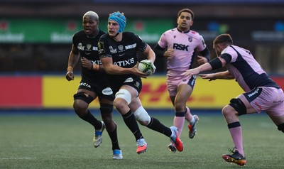 100126 - Cardiff Rugby v Racing 92, EPCR Challenge Cup - Maxime Baudonne of Racing 92 charges forward