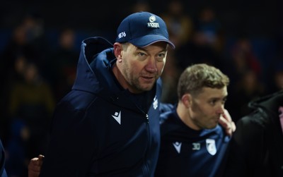 100126 - Cardiff Rugby v Racing 92, EPCR Challenge Cup - Cardiff Rugby head coach Corniel van Zyl speaks to the players at the end of the match