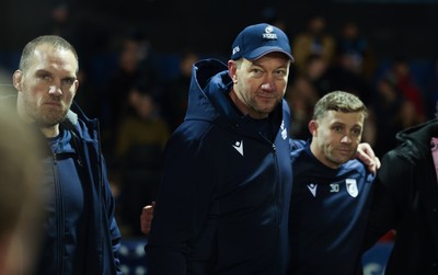 100126 - Cardiff Rugby v Racing 92, EPCR Challenge Cup - Cardiff Rugby head coach Corniel van Zyl speaks to the players at the end of the match