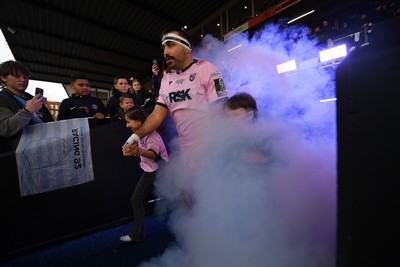 100126 - Cardiff Rugby v Racing 92 - EPCR Challenge Cup - Liam Belcher of Cardiff Rugby runs out for his 100th cap
