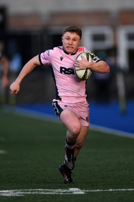 100126 - Cardiff Rugby v Racing 92 - EPCR Challenge Cup - Tom Bowen of Cardiff Rugby