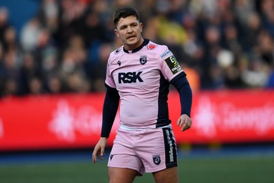 100126 - Cardiff Rugby v Racing 92 - EPCR Challenge Cup - Callum Sheedy of Cardiff Rugby