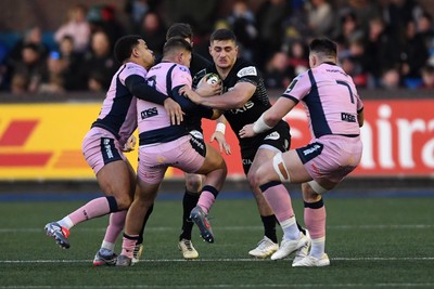 100126 - Cardiff Rugby v Racing 92 - EPCR Challenge Cup - Vladi Ashvetia of Racing 92 is challenged by Taine Basham of Cardiff Rugby