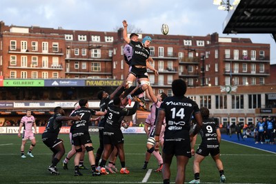 100126 - Cardiff Rugby v Racing 92 - EPCR Challenge Cup - Maxime Baudonne of Racing 92 wins his line-out
