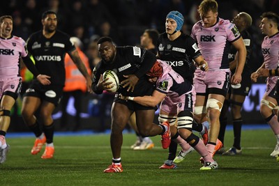 100126 - Cardiff Rugby v Racing 92 - EPCR Challenge Cup - Demba Bamba of Racing 92 is challenged by James Botham of Cardiff Rugby