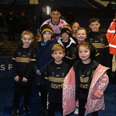 100126 - Cardiff Rugby v Racing 92 - EPCR Challenge Cup - Ellis Bevan of Cardiff Rugby with fans at full time