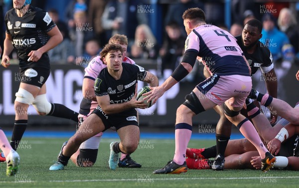 100126 - Cardiff Rugby v Racing 92, EPCR Challenge Cup - Leo Carbonneau of Racing 92 breaks away