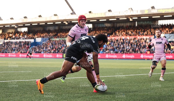 100126 - Cardiff Rugby v Racing 92, EPCR Challenge Cup -Selestino Ravutaumada of Racing 92 races in to score try