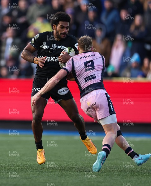 100126 - Cardiff Rugby v Racing 92, EPCR Challenge Cup - Selestino Ravutaumada of Racing 92 takes on Aled Davies of Cardiff Rugby