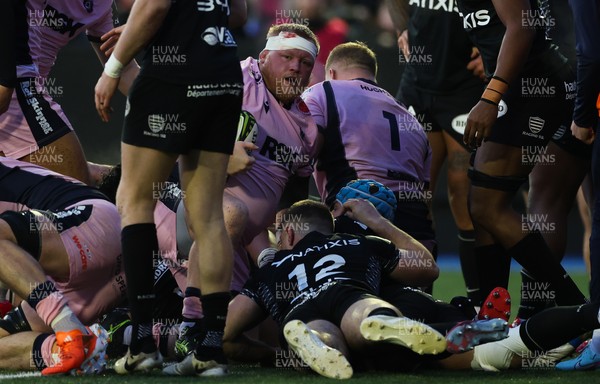 100126 - Cardiff Rugby v Racing 92, EPCR Challenge Cup - Keiron Assiratti of Cardiff Rugby powers over to score try