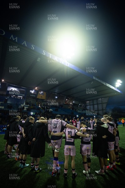 100126 - Cardiff Rugby v Racing 92, EPCR Challenge Cup - Cardiff Rugby huddle up0 at the end of the match