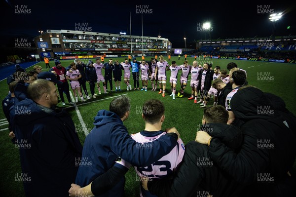 100126 - Cardiff Rugby v Racing 92, EPCR Challenge Cup - Cardiff Rugby huddle up0 at the end of the match