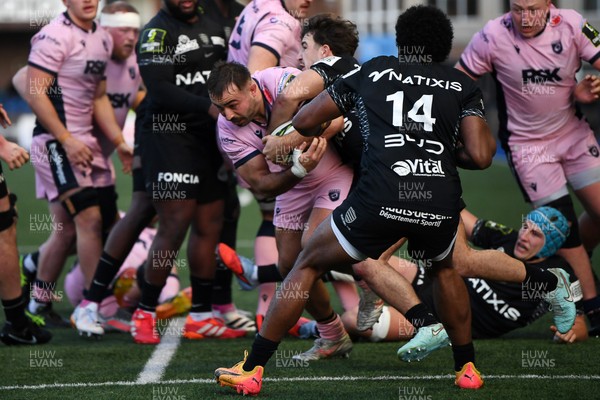 100126 - Cardiff Rugby v Racing 92 - EPCR Challenge Cup - Liam Belcher of Cardiff Rugby is challenged by Selestino Ravutaumada of Racing 92