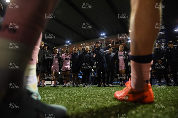 100126 - Cardiff Rugby v Racing 92 - EPCR Challenge Cup - Cardiff interim head coach, Corniel Van Zyl leads his sides team huddle at full time