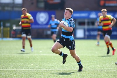 060925 - Cardiff Rugby v Richmond - Preseason Friendly - Tom Bowen of Cardiff outpaces the Richmond defence to score a try