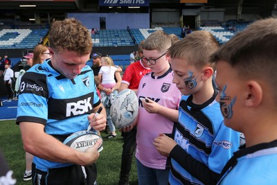 060925 - Cardiff Rugby v Richmond - Preseason Friendly - Players of Cardiff Rugby meet the fans and supporters after the game has finished