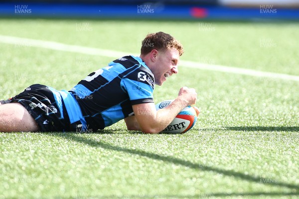 060925 - Cardiff Rugby v Richmond - Preseason Friendly - Tom Bowen of Cardiff outpaces the Richmond defence to score a try