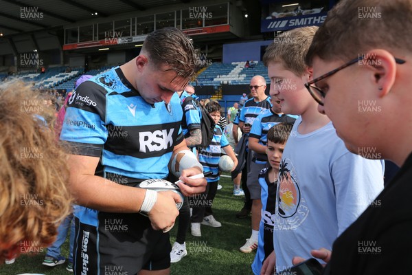 060925 - Cardiff Rugby v Richmond - Preseason Friendly - Players of Cardiff Rugby meet the fans and supporters after the game has finished