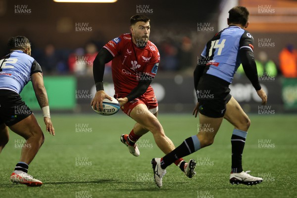 021223 - Cardiff Rugby v Scarlets - United Rugby Championship - Johnny Williams of Scarlets 