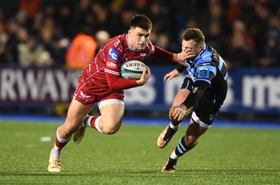 070123 - Cardiff v Scarlets - United Rugby Championship - Joe Roberts of Scarlets gets into space