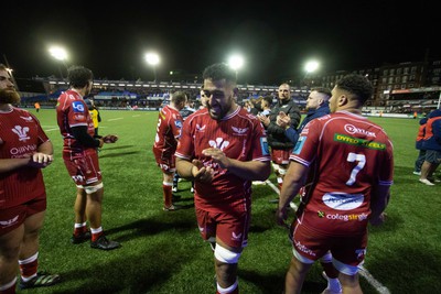 070123 - Cardiff Rugby v Scarlets - United Rugby Championship - Carwyn Tuipulotu of Scarlets at full time