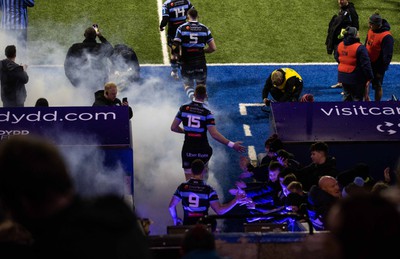 070123 - Cardiff Rugby v Scarlets - United Rugby Championship - Liam Williams of Cardiff runs out of the tunnel onto the field