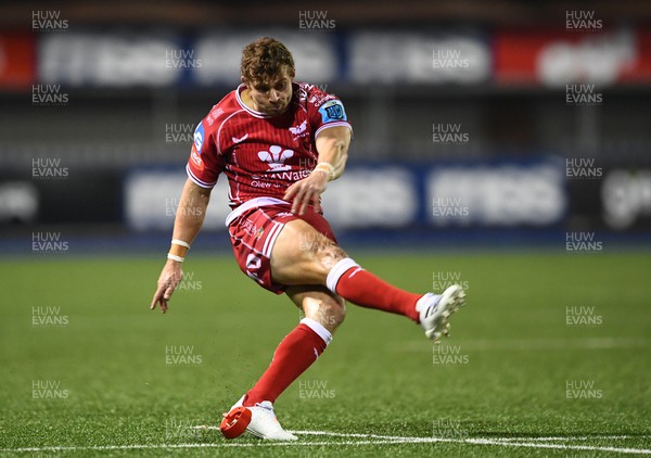070123 - Cardiff v Scarlets - United Rugby Championship - Leigh Halfpenny of Scarlets kicks at goal