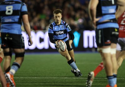 191225 - Cardiff Rugby v Scarlets - United Rugby Championship - Cameron Winnett of Cardiff 