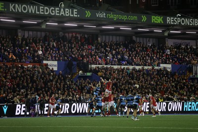 191225 - Cardiff Rugby v Scarlets - United Rugby Championship - General View of the crowd watching a line out