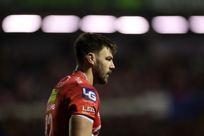 191225 - Cardiff Rugby v Scarlets - United Rugby Championship - Johnny Williams of Scarlets 