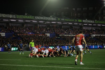 191225 - Cardiff Rugby v Scarlets - United Rugby Championship - Scrum