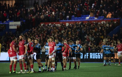 191225 - Cardiff Rugby v Scarlets, United Rugby Championship -The players congratulate each other at the end of the match